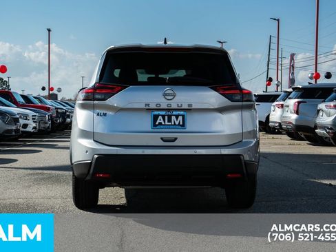 Used 2024 Nissan Rogue S image 6