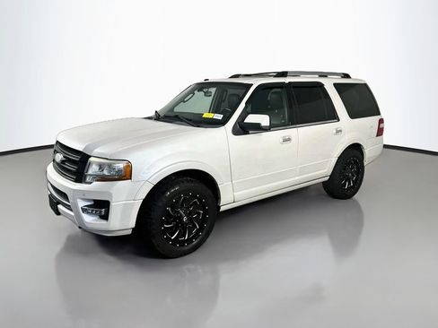 Used 2016 Ford Expedition Limited w/ Equipment Group 301A AWD/4WD image 3