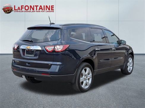 Used 2017 Chevrolet Traverse LT w/ Style and Technology Package image 5