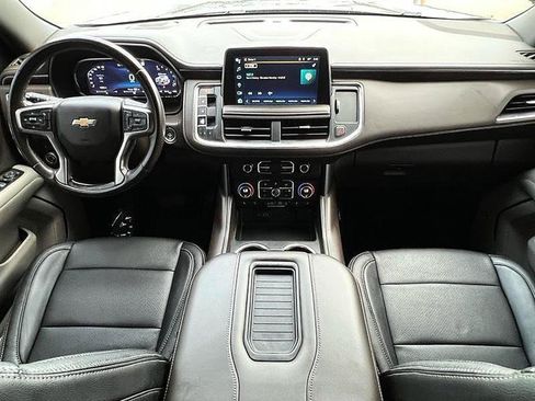 Used 2022 Chevrolet Suburban LT RWD image 21