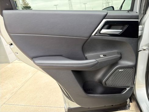 Used 2025 Mitsubishi Outlander SE AWD/4WD image 21