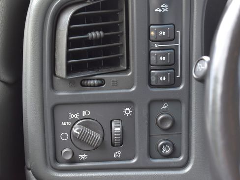 Used 2006 Chevrolet Silverado 2500 W/T AWD/4WD image 18