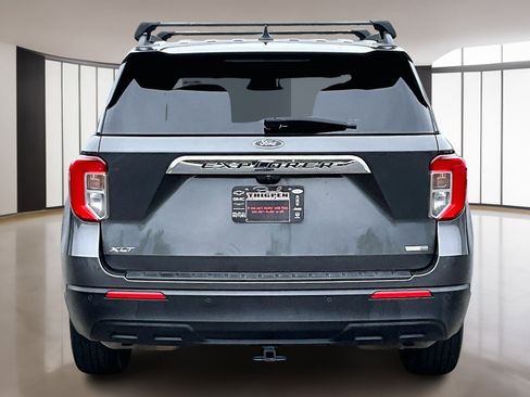 Used 2020 Ford Explorer XLT AWD/4WD image 5