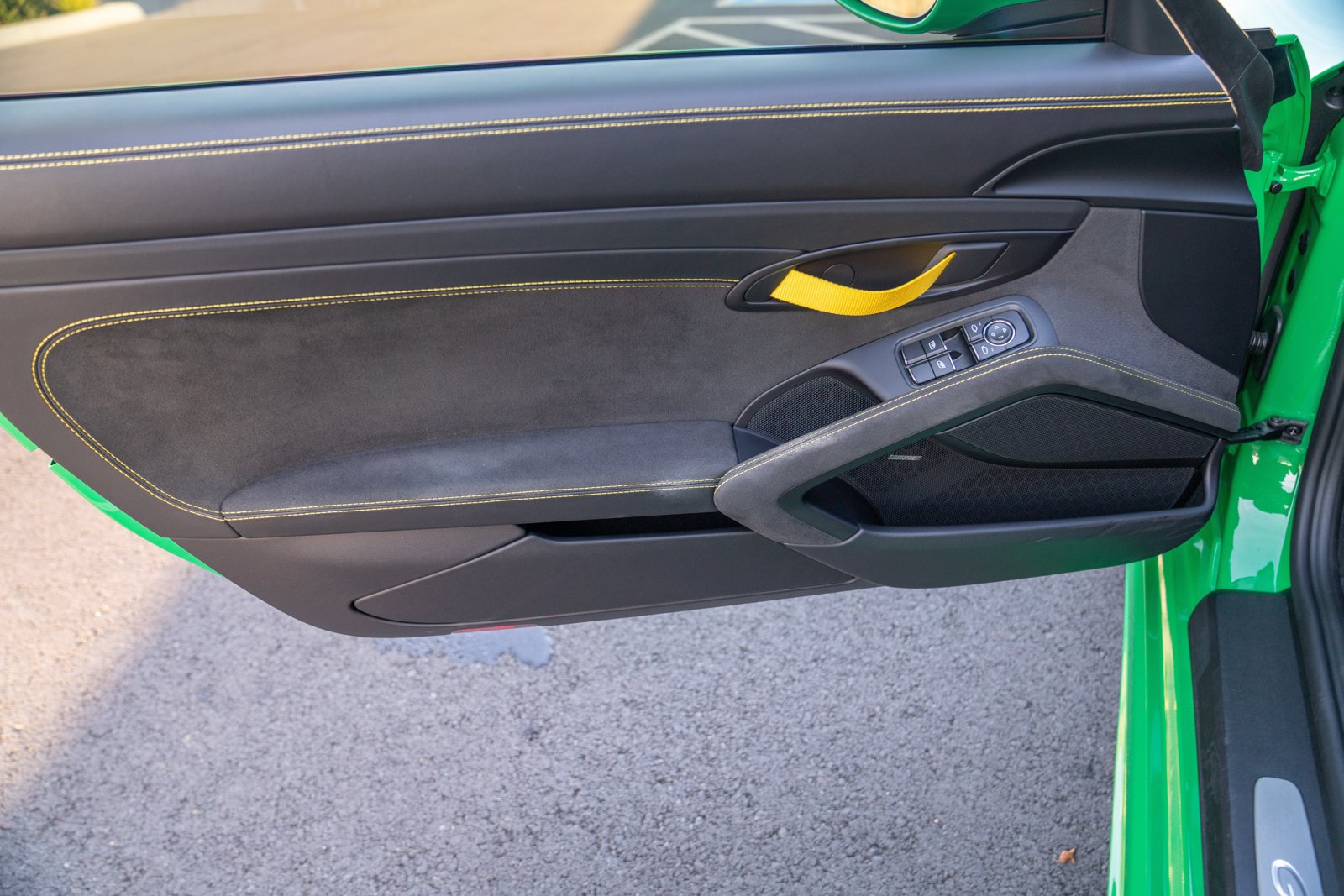 Certified 2022 Porsche 718 Cayman GT4 RWD image 10