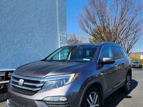 Used 2017 Honda Pilot Elite image 1