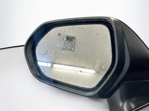 Used 2025 Toyota Camry SE FWD image 16