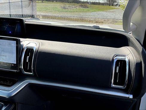 Used 2025 Ford Expedition Max Platinum image 12