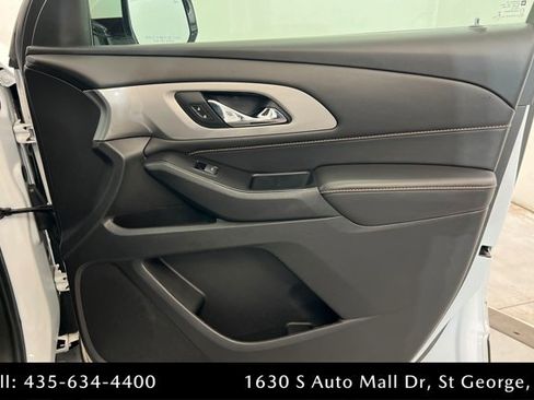 Used 2019 Chevrolet Traverse LT FWD image 24