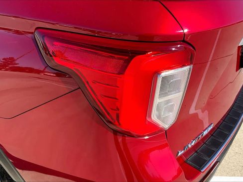 Used 2020 Ford Explorer Limited image 28