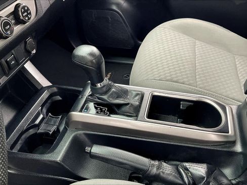 Used 2021 Toyota Tacoma SR5 w/ SR5 Appearance Package (SM) image 16