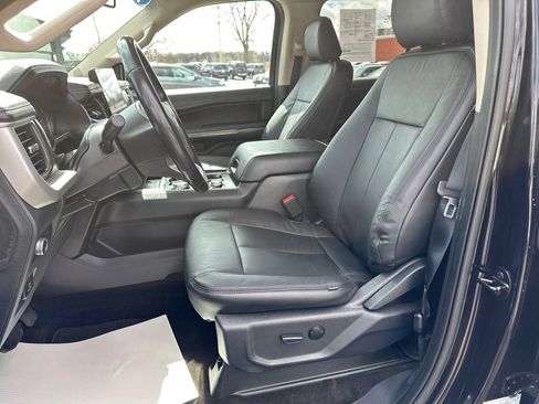 Used 2022 Ford Expedition XLT image 14