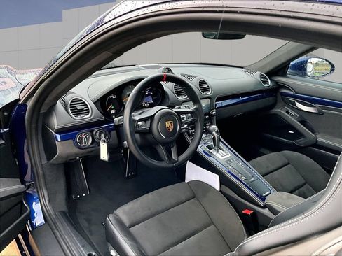 Certified 2021 Porsche 718 Cayman GT4 RWD image 4