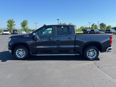 Used 2023 Chevrolet Silverado 1500 LT AWD/4WD image 2