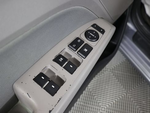 Used 2017 Hyundai Elantra SE FWD image 30