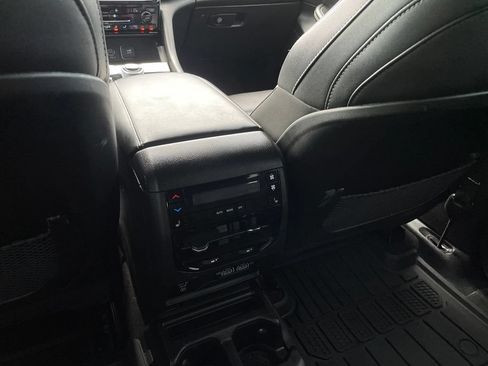 Used 2024 Jeep Grand Cherokee L Limited w/ Black Appearance Package AWD/4WD image 29