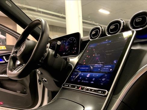 Used 2025 Mercedes-Benz C 43 AMG 4MATIC Sedan image 32