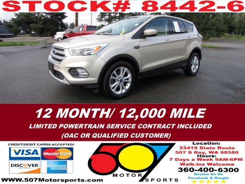 Used 2017 Ford Escape SE image 2