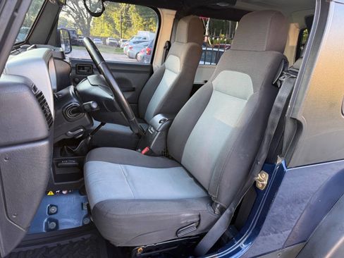 Used 2005 Jeep Wrangler Unlimited AWD/4WD image 9