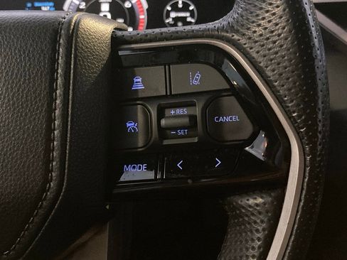 Used 2024 Toyota Tundra Limited image 17