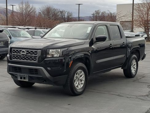 Used 2024 Nissan Frontier SV image 10