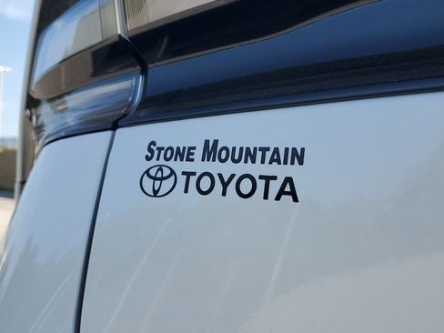 New 2026 Toyota Prius Plug-In Hybrid image 8