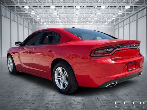 Used 2019 Dodge Charger SXT w/ Leather Interior Group image 3