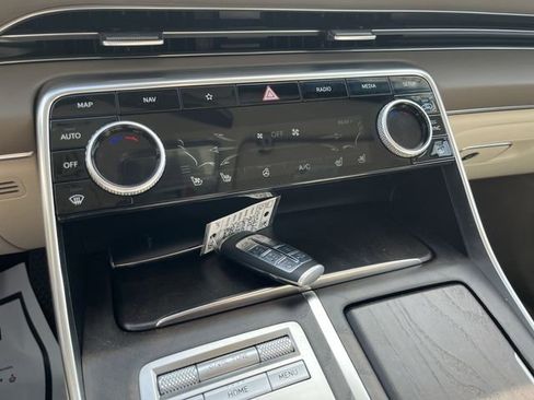 Used 2023 Genesis GV80 3.5T w/ Prestige Package AWD/4WD image 19