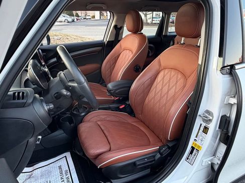 Used 2024 MINI Cooper 4-Door Hardtop image 23