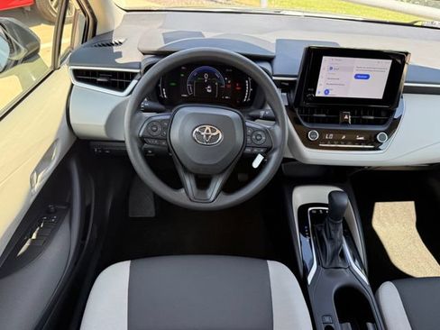 Used 2026 Toyota Corolla LE FWD image 24