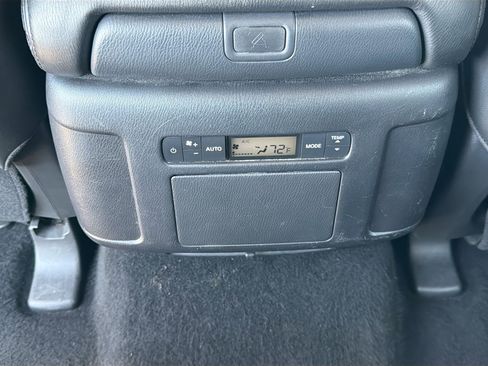 Used 2023 Nissan Armada SL w/ Captain's Chairs Package image 19