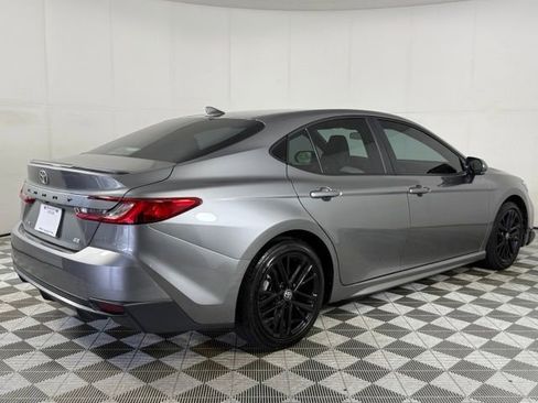 Used 2025 Toyota Camry SE FWD image 8