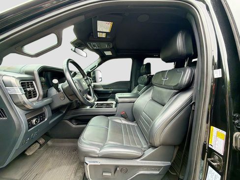 Used 2025 Ford F450 Platinum w/ FX4 Off-Road Package AWD/4WD image 25