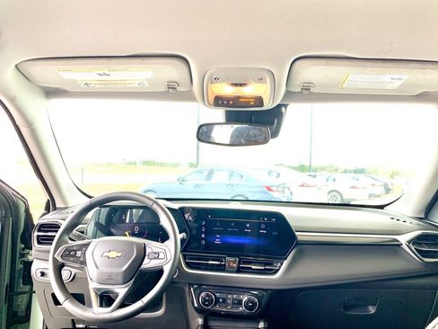 Used 2025 Chevrolet TrailBlazer LT w/ Convenience Package image 14