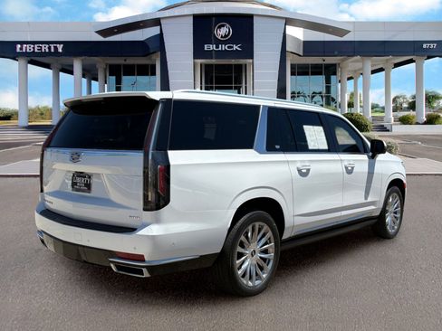 Used 2023 Cadillac Escalade ESV Premium Luxury w/ Performance Package AWD/4WD image 4