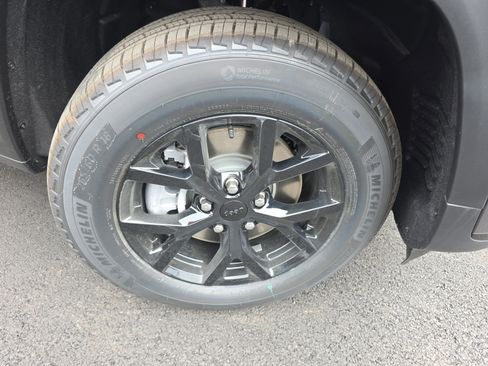 New 2025 Jeep Grand Cherokee L Altitude image 25