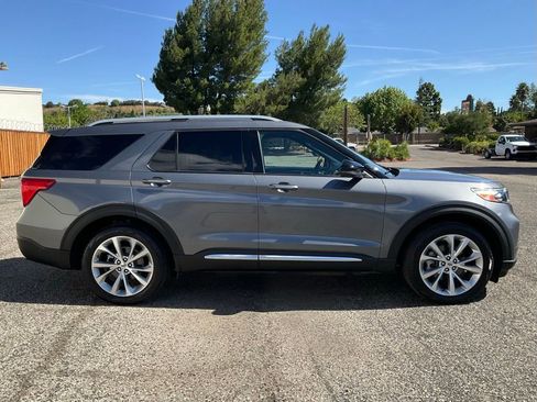 Used 2021 Ford Explorer Platinum w/ Equipment Group 601A AWD/4WD image 7