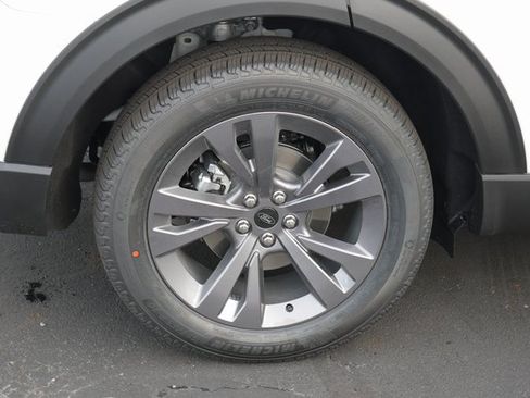 New 2026 Ford Explorer Active w/ Active Comfort Package image 15