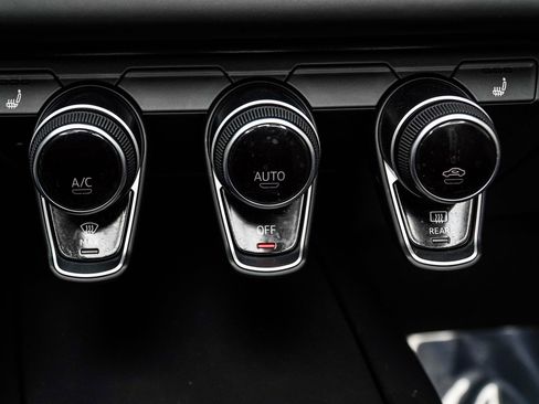 Used 2017 Audi R8 V10 w/ Carbon Exterior Package AWD/4WD image 31