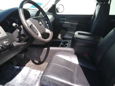 Used 2011 Chevrolet Avalanche LT image 13