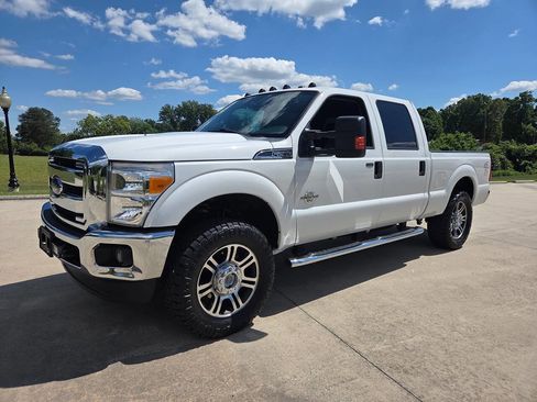 Used 2015 Ford F250 XLT w/ XLT Value Package AWD/4WD image 2