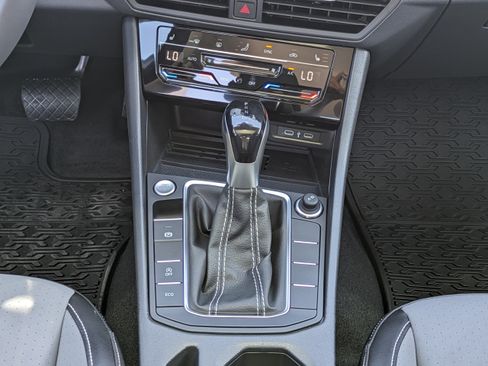 New 2026 Volkswagen Jetta SE FWD image 18