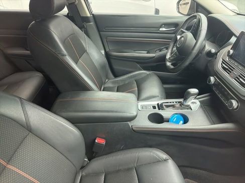 Used 2022 Nissan Altima 2.5 SR w/ Midnight Edition Package AWD/4WD image 4