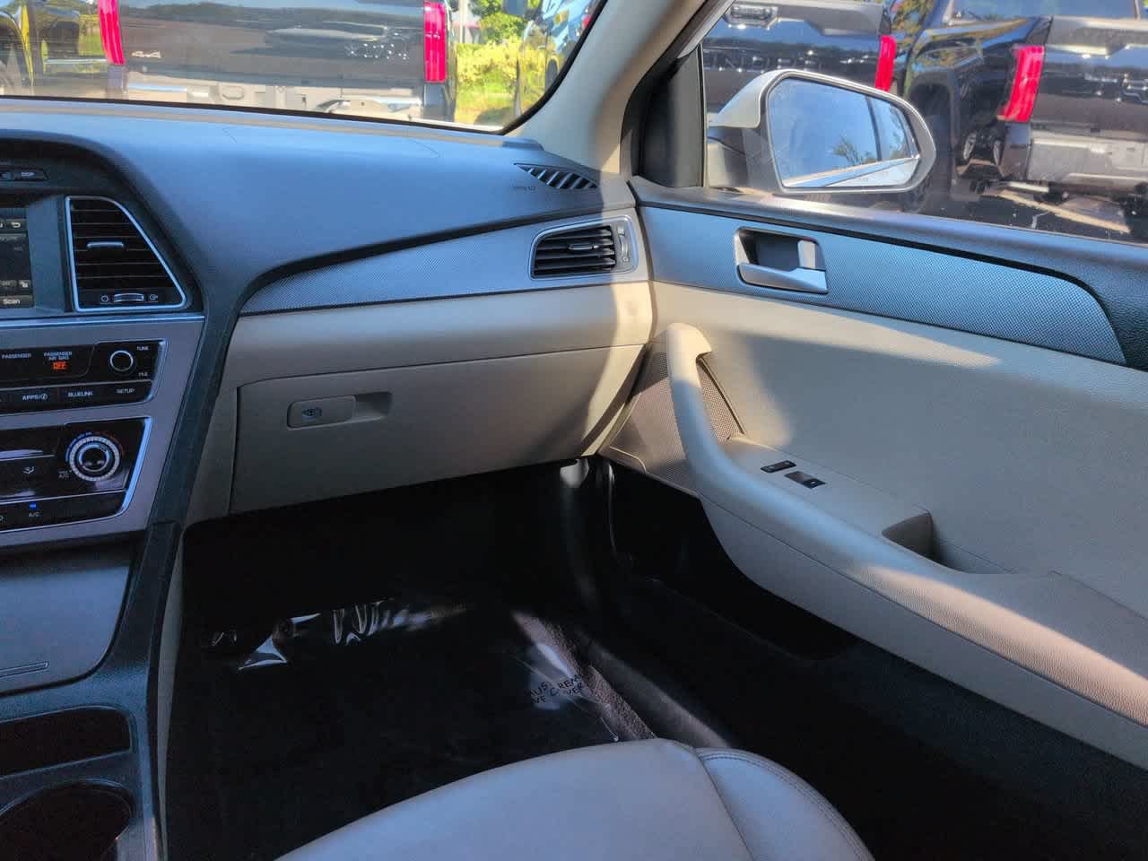 Used 2016 Hyundai Sonata SE FWD image 16