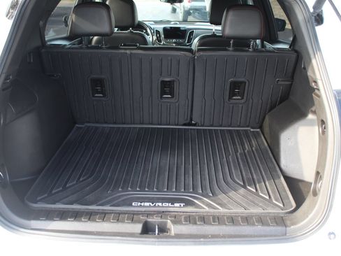 Used 2022 Chevrolet Equinox RS w/ RS Leather Package FWD image 17