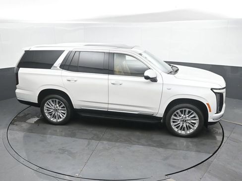 Used 2025 Cadillac Escalade Premium Luxury w/ LPO, Floor Liner Package image 40