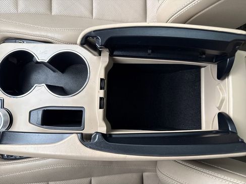 Used 2011 Mercedes-Benz E 550 Coupe image 32