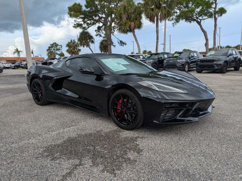 Used 2024 Chevrolet Corvette Stingray Coupe w/ 1LT RWD image 2