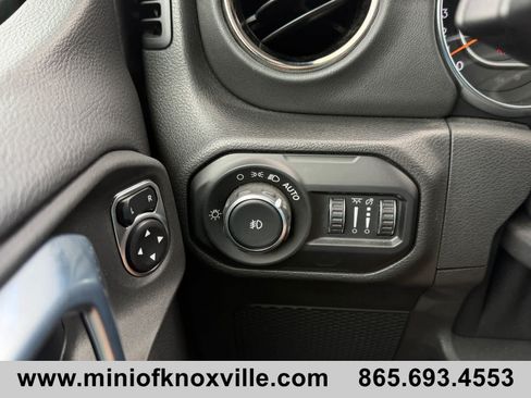Used 2021 Jeep Wrangler Unlimited Sahara AWD/4WD image 27