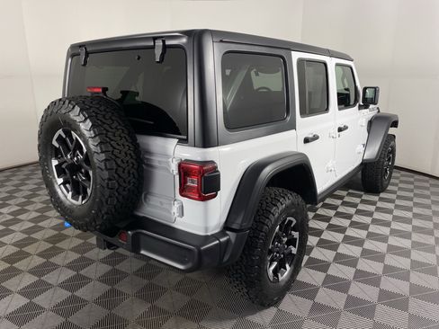 Used 2025 Jeep Wrangler Unlimited Rubicon 4xe w/ Safety Group AWD/4WD image 7