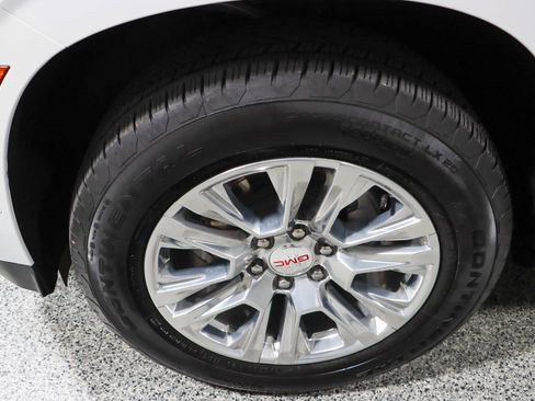 Used 2025 GMC Yukon Denali image 11